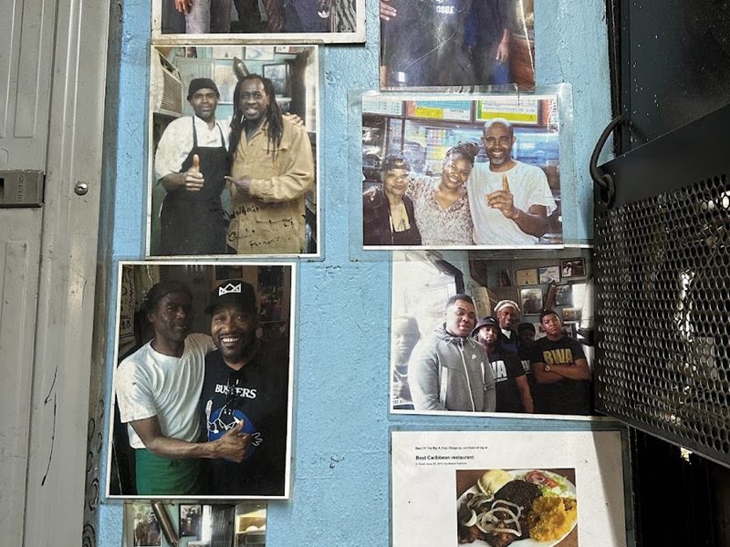 Caribbean Chicken & Fish interior
